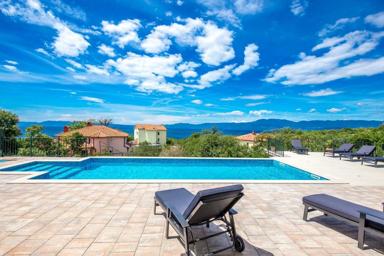 Luxury Apartments Kostrena With Pool Ngoại thất bức ảnh